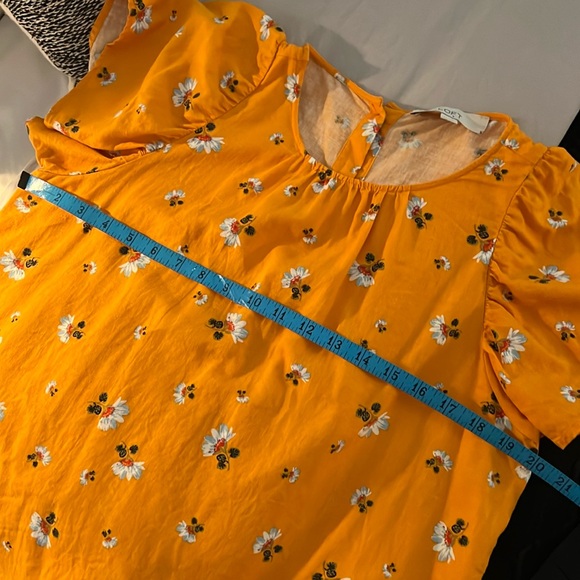 Loft Lily Button Back Flutter Top - Picture 12 of 15